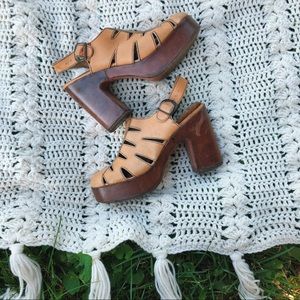 1970s wooden platform mules vintage leather size 7